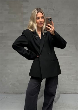 Amora blazer Sort Boii Studios
